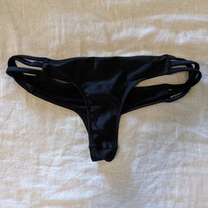 Pakaloha Pipeline Bottom - Black